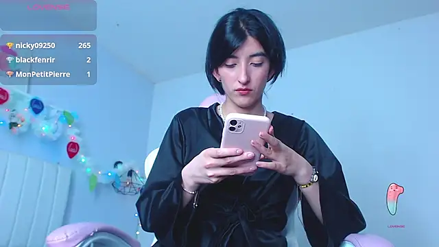 Snapshot of Thalia-megg chatting on December 2024 11:18:01 AM Thalia-megg online show from December 2024 11:18:01 AM