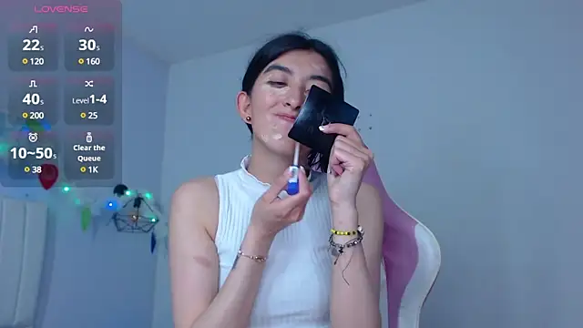 Snapshot of Thalia-megg chatting on December 2024 05:45:02 AM Thalia-megg online show from December 2024 05:45:02 AM
