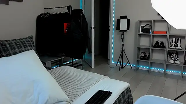 Tanya M online show from January 2025 01:34:01 PM