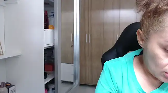 RoxanaLove9 online show from January 2025 06:34:02 PM