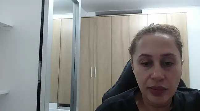 RoxanaLove9 online show from January 2025 01:13:01 AM