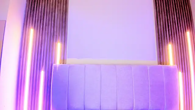 Annie9  online show from April 2026 03:32:01 AM