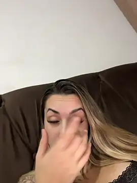 hotskinny1 online show from May 2026 11:56:01 PM