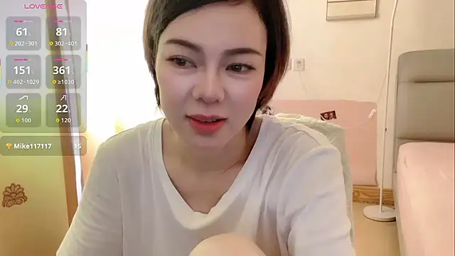 Snapshot of Linda-LL chatting on June 2026 03:53:02 AM Linda-LL online show from June 2026 03:53:02 AM