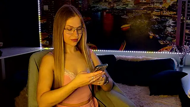 Snapshot of pusyavykusya chatting on April 2026 07:09:02 PM pusyavykusya online show from April 2026 07:09:02 PM