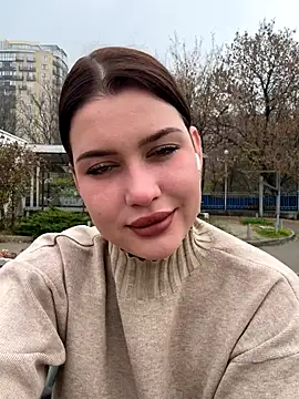 KikiWatson online show from November 2025 07:07:01 AM