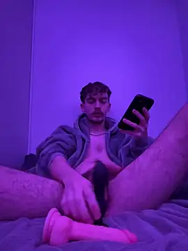 Snapshot of plumboyee chatting on December 2024 10:18:02 PM plumboyee online show from December 2024 10:18:02 PM