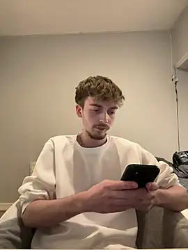 Snapshot of plumboyee chatting on December 2024 09:33:01 PM plumboyee online show from December 2024 09:33:01 PM