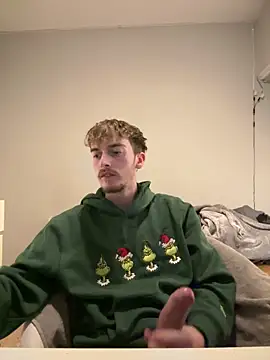 Snapshot of plumboyee chatting on December 2024 07:26:02 PM plumboyee online show from December 2024 07:26:02 PM