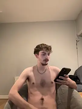 Snapshot of plumboyee chatting on December 2024 08:28:02 PM plumboyee online show from December 2024 08:28:02 PM