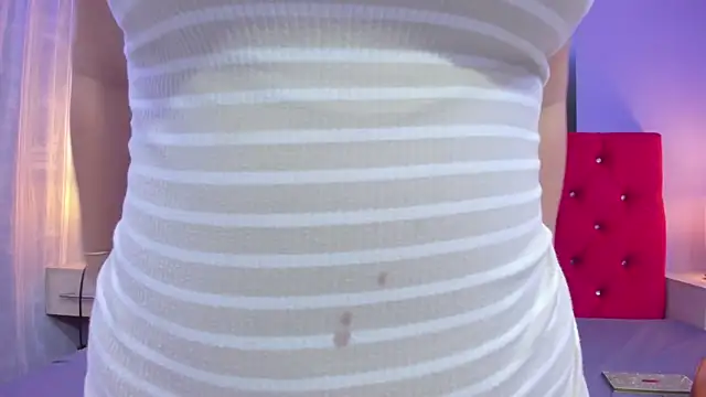 Snapshot of AbbyJonhs chatting on January 2025 06:44:01 PM AbbyJonhs online show from January 2025 06:44:01 PM