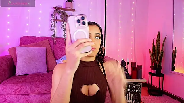 Snapshot of Sara_Jhonson chatting on May 2026 01:14:02 AM Sara Jhonson online show from May 2026 01:14:02 AM