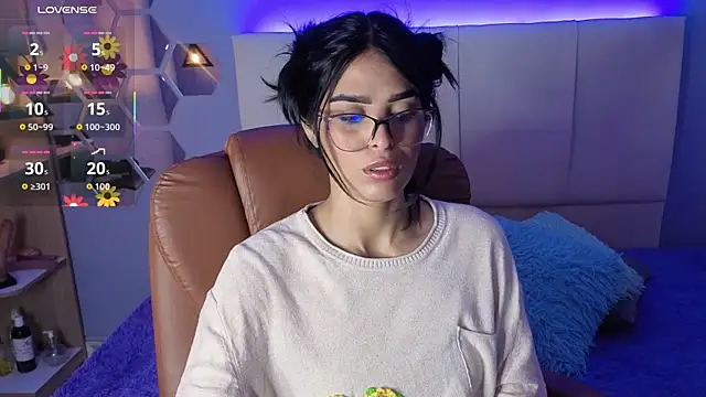 AlessiaVal  online show from September 2025 01:44:02 PM