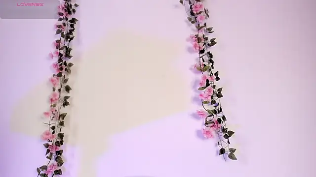 Snapshot of Luna-Chann chatting on June 2026 08:52:02 PM Luna-Chann online show from June 2026 08:52:02 PM