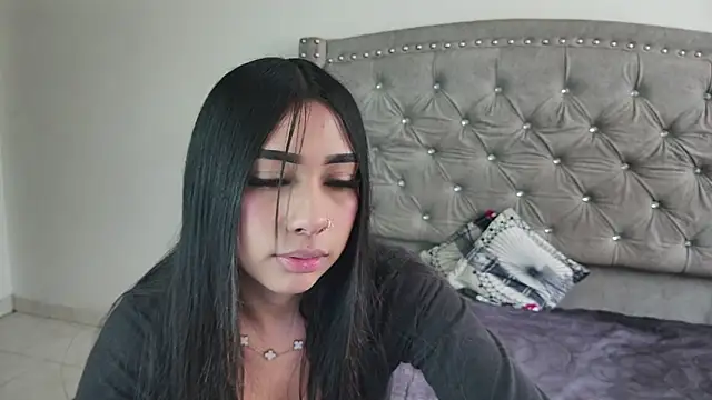 Nesuko kamado  online show from December 2025 04:59:02 PM