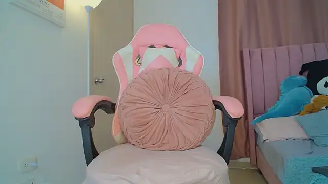 emmily forev3r online show from January 2026 09:02:02 PM