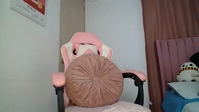 emmily forev3r online show from March 2026 06:57:02 PM