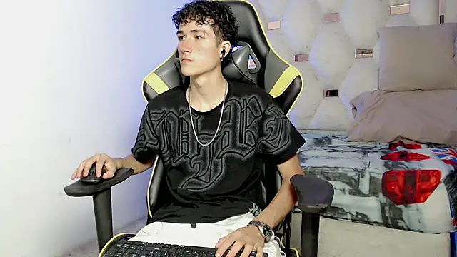 johnny cagee online show from September 2025 04:03:01 AM