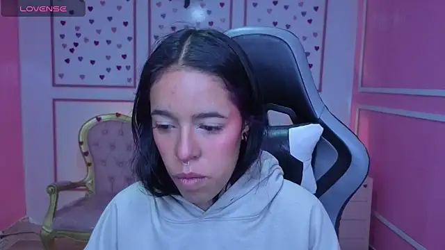 stephania t online show from November 2025 12:40:02 PM