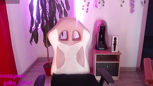 Gaby Tailor online show from March 2026 11:08:01 PM