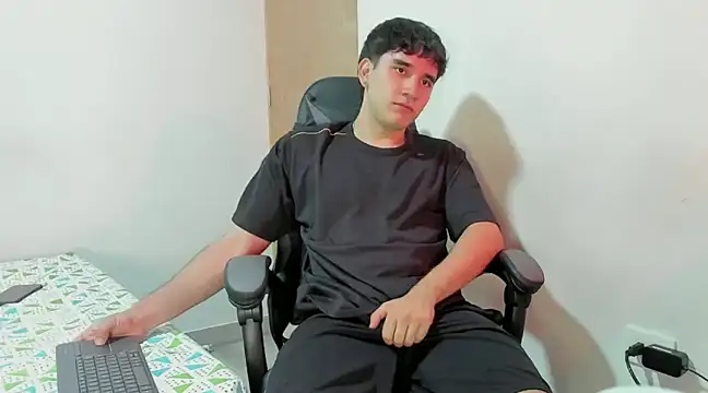 Snapshot of leo030809 chatting on December 2024 01:36:01 AM leo030809 online show from December 2024 01:36:01 AM