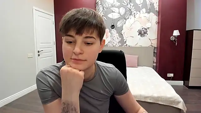 EmiliaYours online show from February 2026 02:31:02 PM