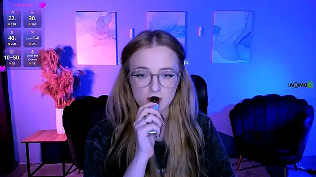 luna berryy online show from March 2026 07:54:02 PM