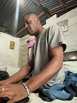 ElNegroRony online show from December 2024 02:36:02 PM