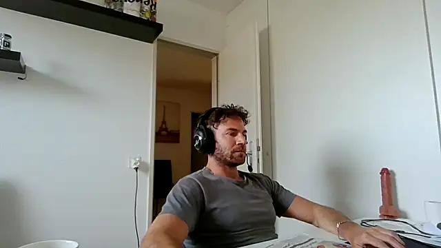 alpha-hunk online show from April 2026 12:30:02 PM