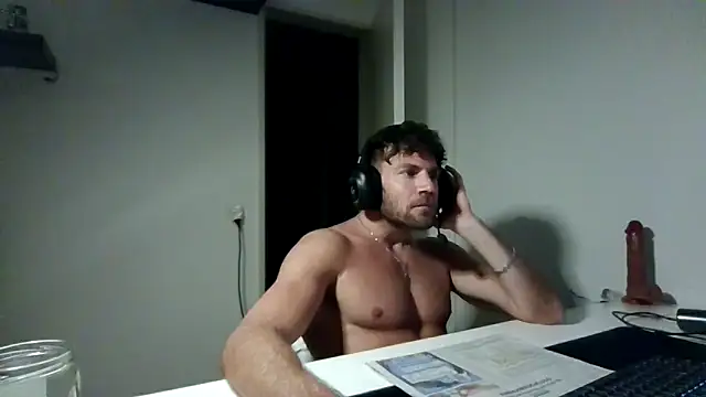 Snapshot of alpha-hunk chatting on April 2026 07:07:02 PM alpha-hunk online show from April 2026 07:07:02 PM