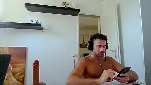 Snapshot of alpha-hunk chatting on May 2026 09:26:02 AM alpha-hunk online show from May 2026 09:26:02 AM