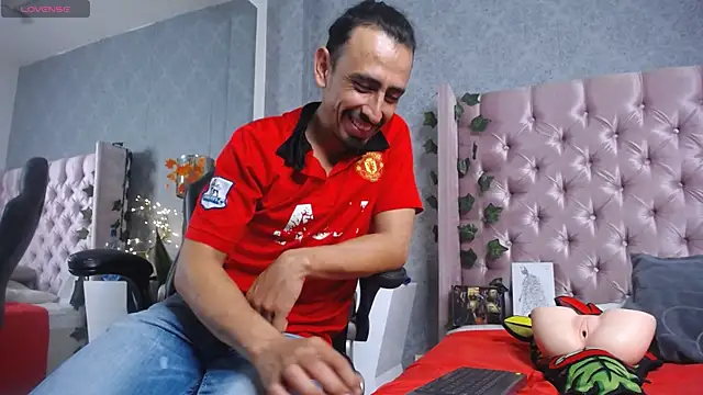 Sr Magnus  online show from February 2026 09:30:02 PM