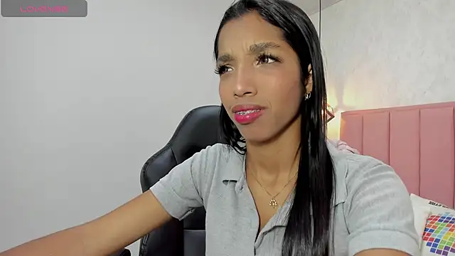 Snapshot of MAYROBERTSS chatting on January 2025 12:18:01 PM MAYROBERTSS online show from January 2025 12:18:01 PM