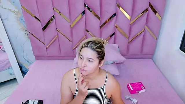 collegepawglovedaddy online show from April 2026 07:44:02 PM