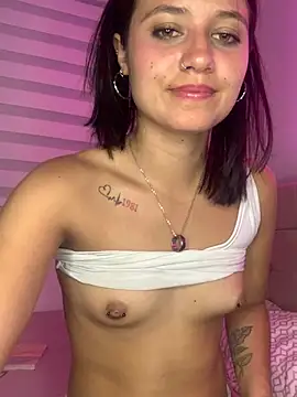 Snapshot of Kyna_euphoria chatting on January 2025 03:27:02 AM Kyna euphoria online show from January 2025 03:27:02 AM