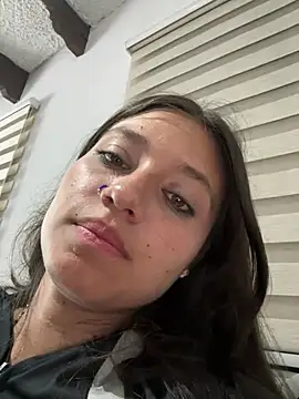 Snapshot of Kyna_euphoria chatting on February 2025 01:41:02 AM Kyna euphoria online show from February 2025 01:41:02 AM