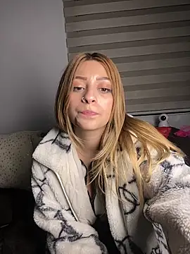 Snapshot of Kyna_euphoria chatting on February 2025 07:38:01 PM Kyna euphoria online show from February 2025 07:38:01 PM