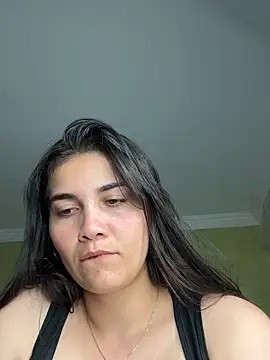 aurora divine online show from November 2025 10:42:01 PM