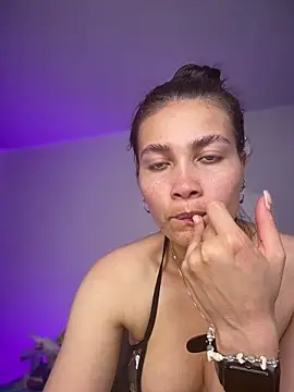 Snapshot of aurora_divine chatting on May 2026 06:57:02 PM aurora divine online show from May 2026 06:57:02 PM