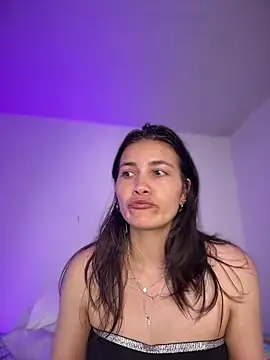 Snapshot of aurora_divine chatting on May 2026 06:58:02 PM aurora divine online show from May 2026 06:58:02 PM