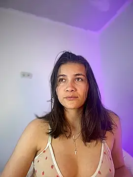 Snapshot of aurora_divine chatting on May 2026 09:01:02 PM aurora divine online show from May 2026 09:01:02 PM