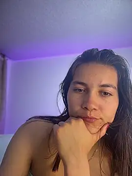 Snapshot of aurora_divine chatting on May 2026 09:02:02 PM aurora divine online show from May 2026 09:02:02 PM