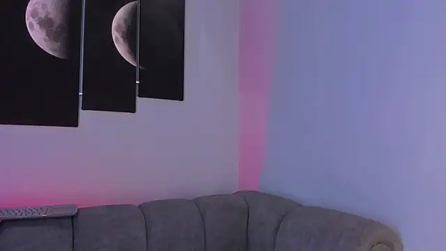 Snapshot of maddy_walker chatting on January 2025 04:32:01 AM maddy walker online show from January 2025 04:32:01 AM