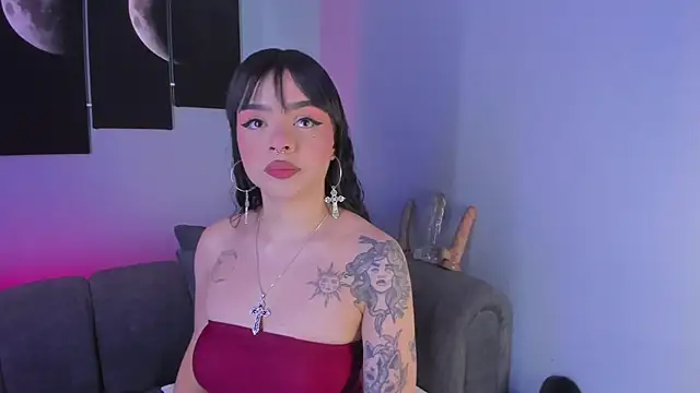 Snapshot of maddy_walker chatting on January 2025 09:11:02 PM maddy walker online show from January 2025 09:11:02 PM