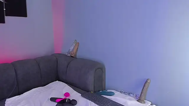 Snapshot of maddy_walker chatting on January 2025 03:48:01 AM maddy walker online show from January 2025 03:48:01 AM