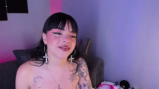 Snapshot of maddy_walker chatting on January 2025 02:37:02 AM maddy walker online show from January 2025 02:37:02 AM