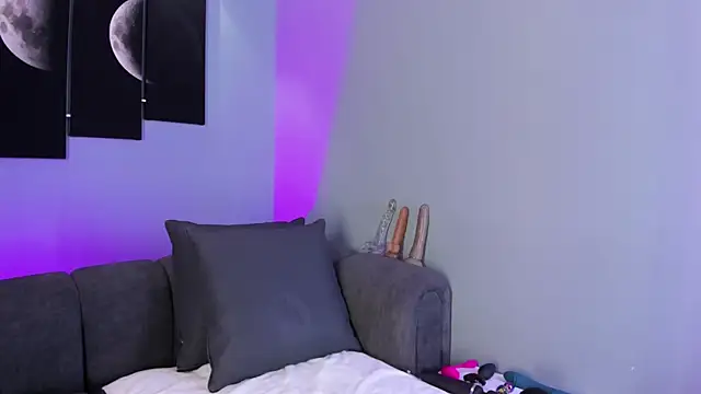 Snapshot of maddy_walker chatting on February 2025 07:54:01 PM maddy walker online show from February 2025 07:54:01 PM