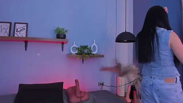 Snapshot of maddy_walker chatting on November 2025 12:05:01 PM maddy walker online show from November 2025 12:05:01 PM