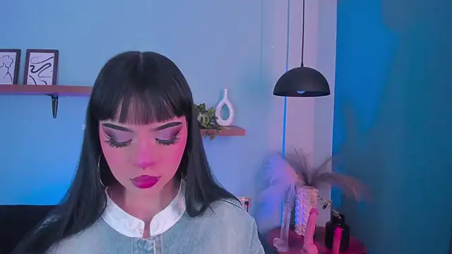 Snapshot of maddy_walker chatting on November 2025 01:21:02 PM maddy walker online show from November 2025 01:21:02 PM