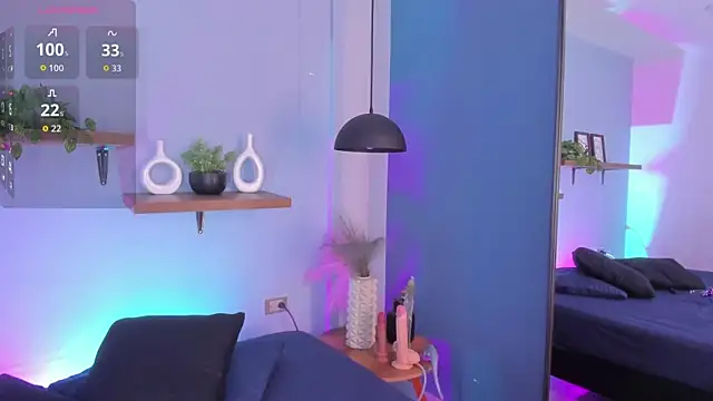 Snapshot of maddy_walker chatting on December 2025 12:33:02 PM maddy walker online show from December 2025 12:33:02 PM